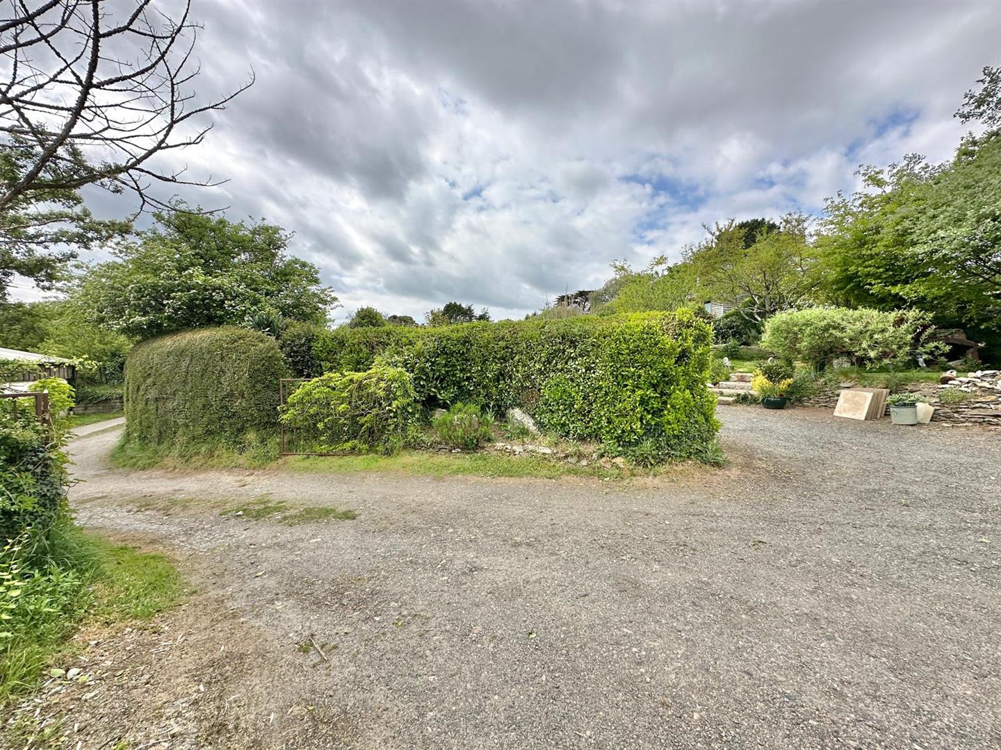 Tomperrow, Threemilestone, Truro